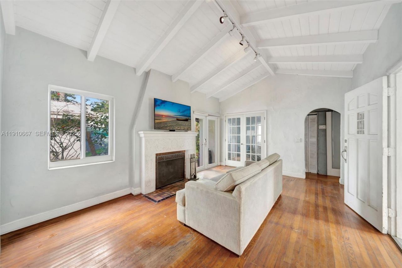 619 NE 87th St, Miami, FL 33138 Photo