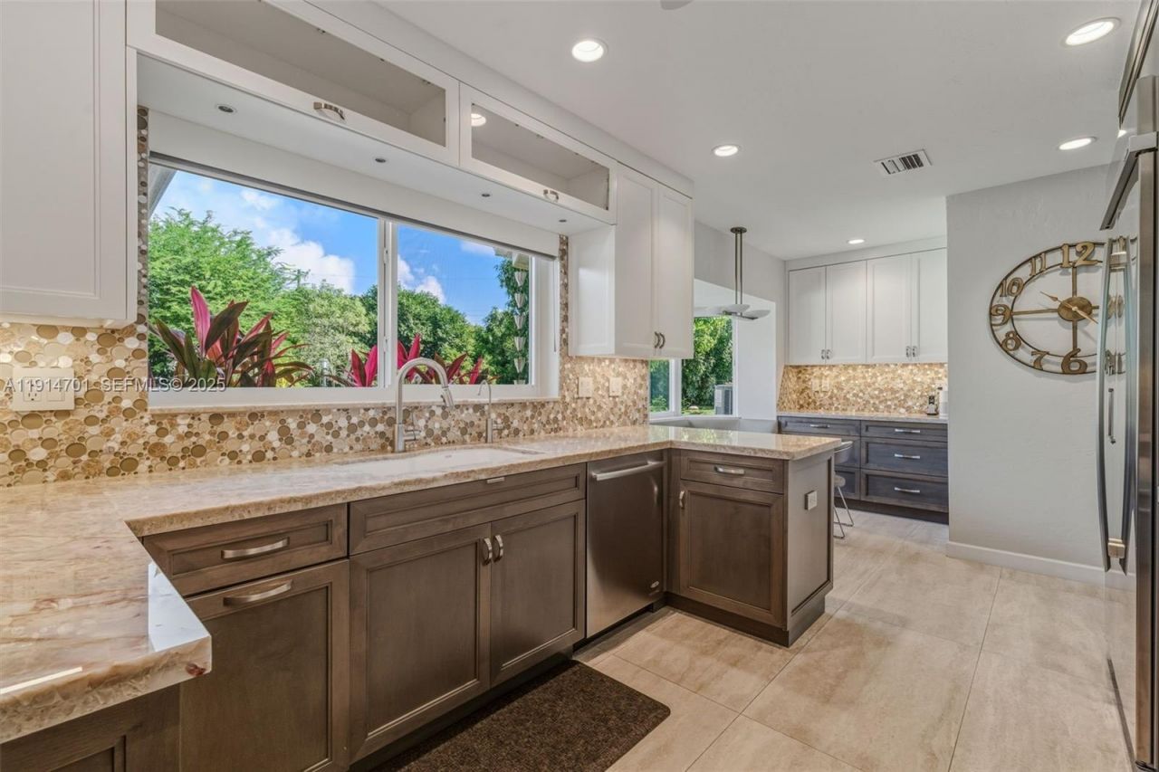 8001 SW 66th Ter, Miami, FL 33143 Photo