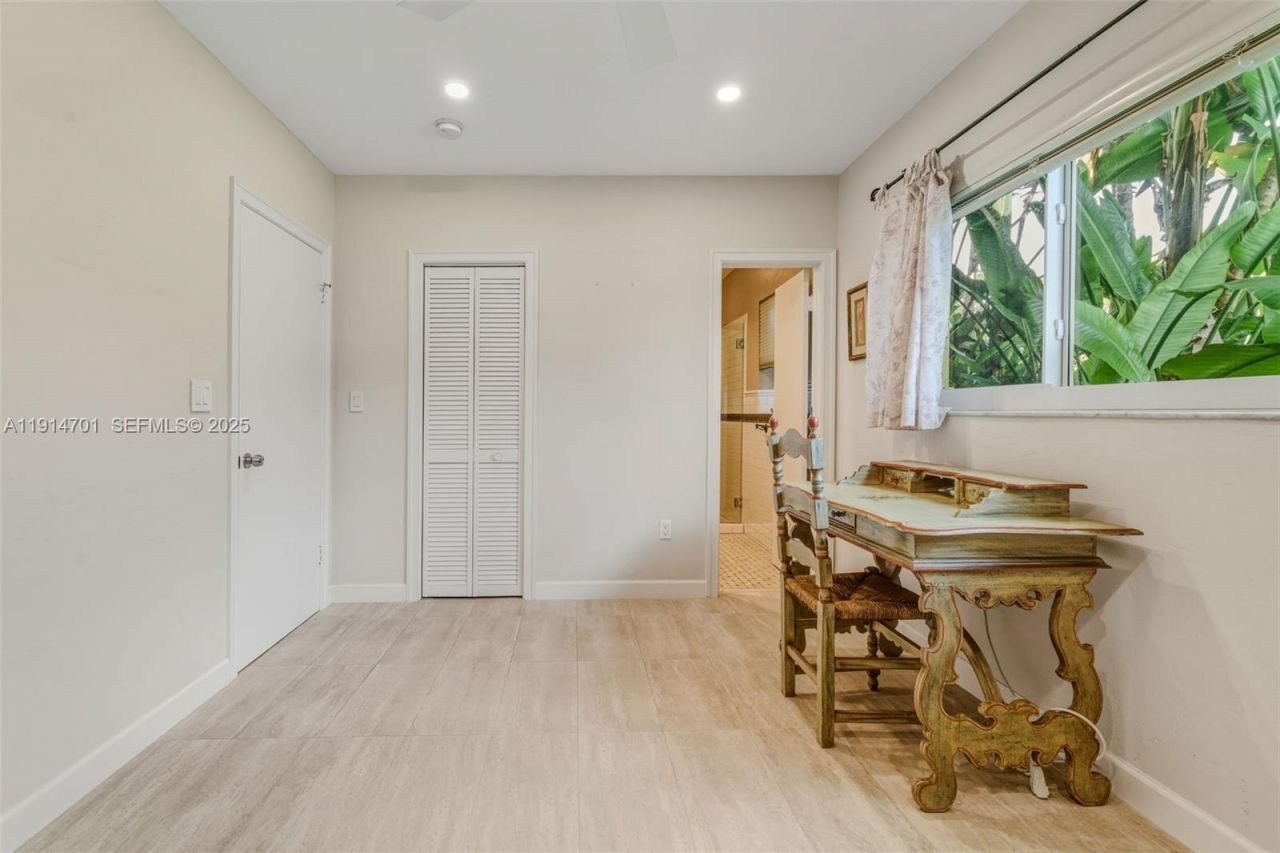 8001 SW 66th Ter, Miami, FL 33143 Photo