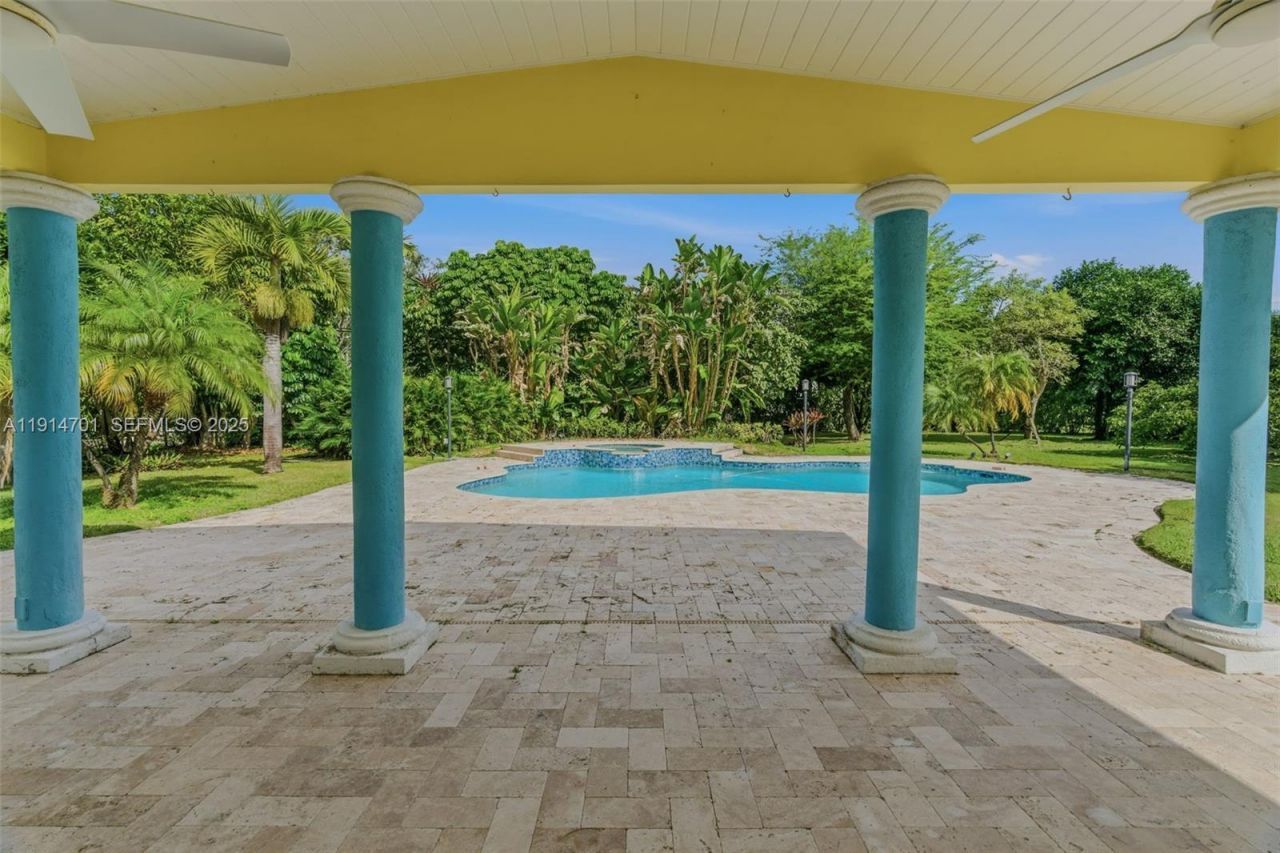 8001 SW 66th Ter, Miami, FL 33143 Photo