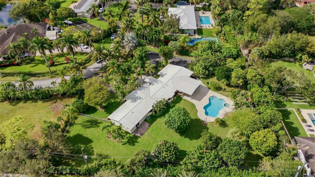 8001 SW 66th Ter, Miami, FL 33143 Photo