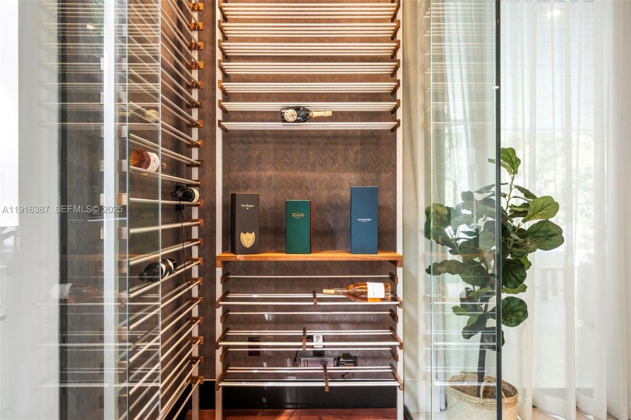 1621 S Bayshore Dr, Miami, FL 33133 Photo