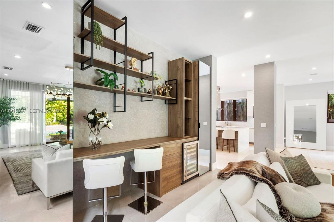 1621 S Bayshore Dr, Miami, FL 33133 Photo