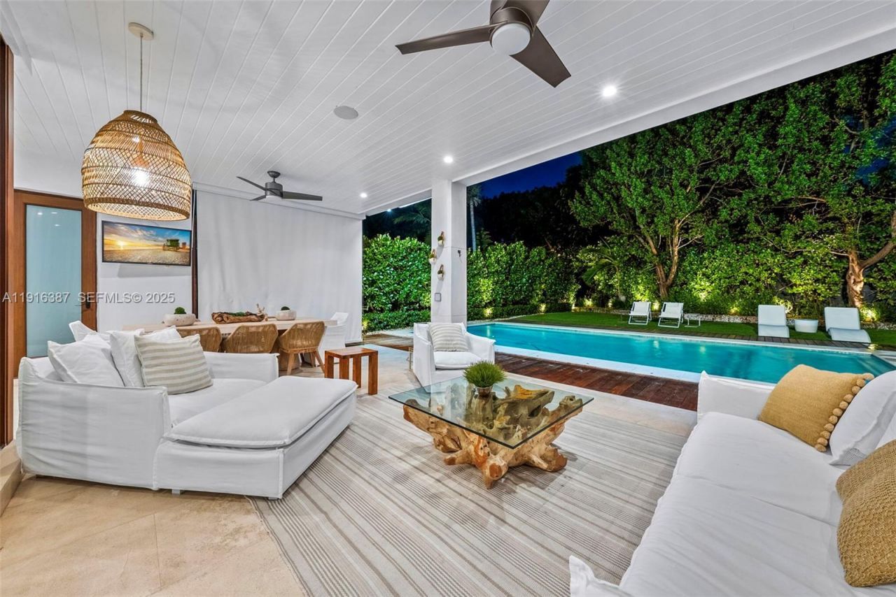 1621 S Bayshore Dr, Miami, FL 33133 Photo