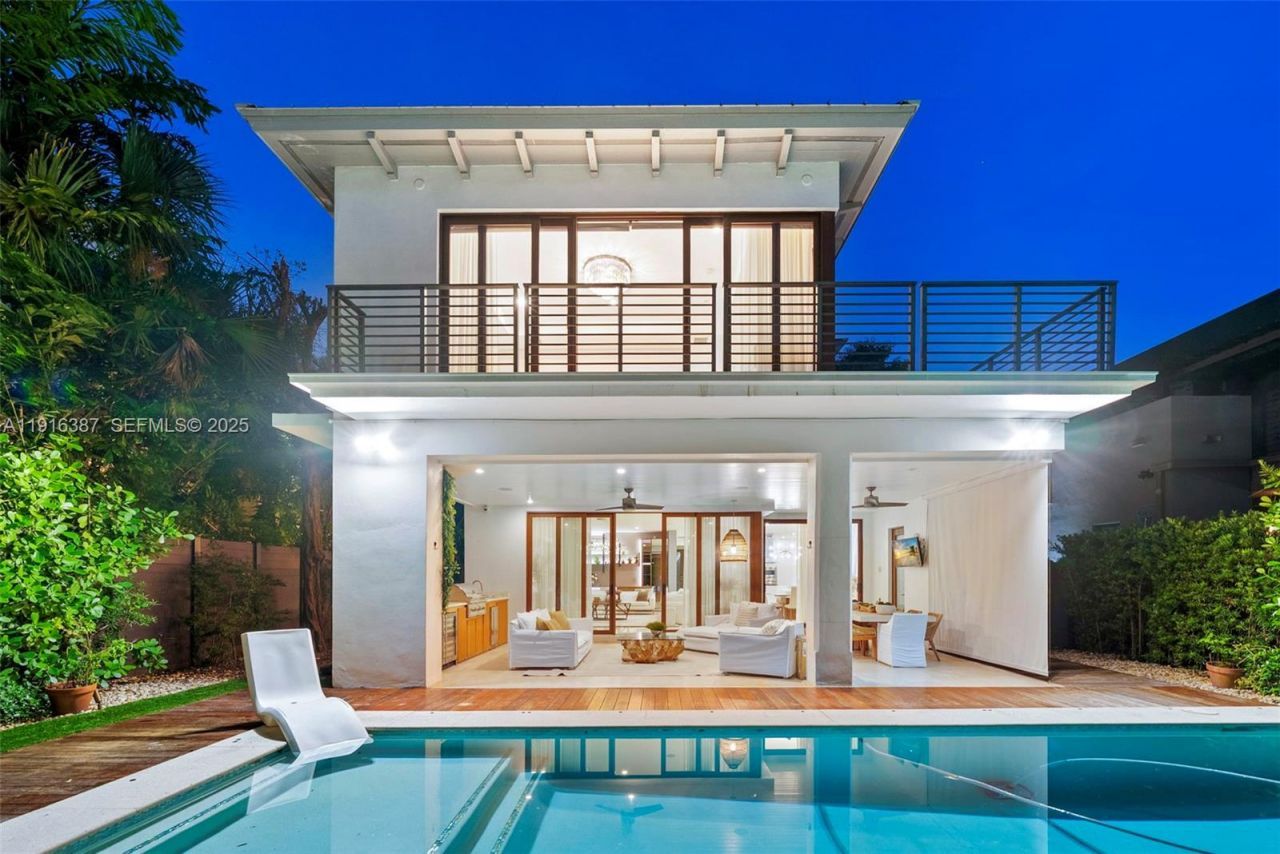 1621 S Bayshore Dr, Miami, FL 33133 Photo