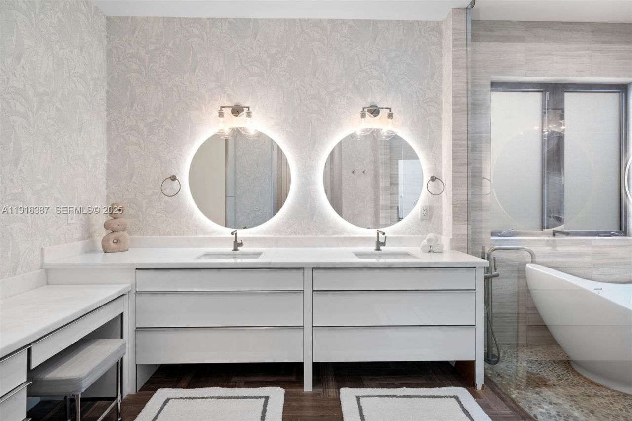 1621 S Bayshore Dr, Miami, FL 33133 Photo