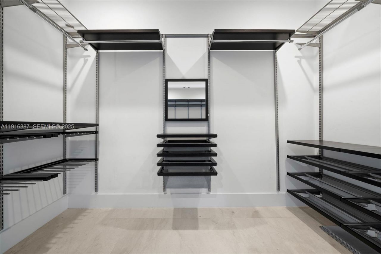 1621 S Bayshore Dr, Miami, FL 33133 Photo