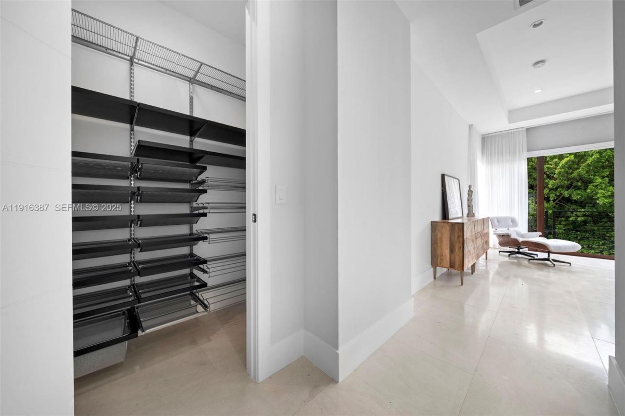 1621 S Bayshore Dr, Miami, FL 33133 Photo