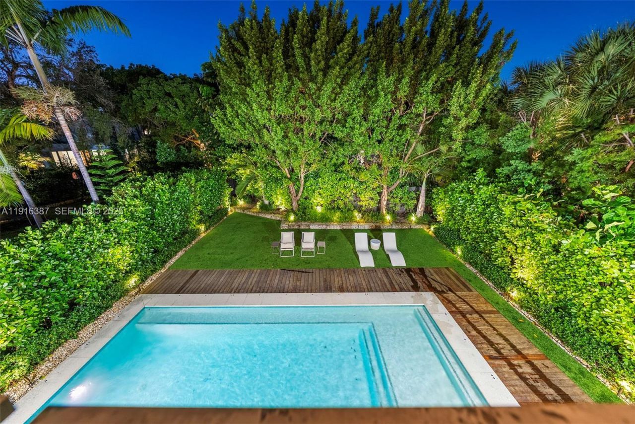 1621 S Bayshore Dr, Miami, FL 33133 Photo