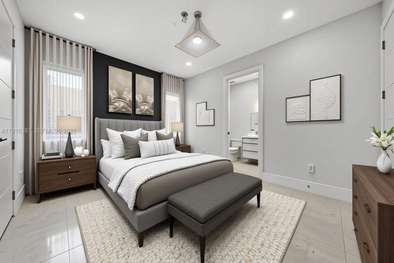 1621 S Bayshore Dr, Miami, FL 33133 Photo