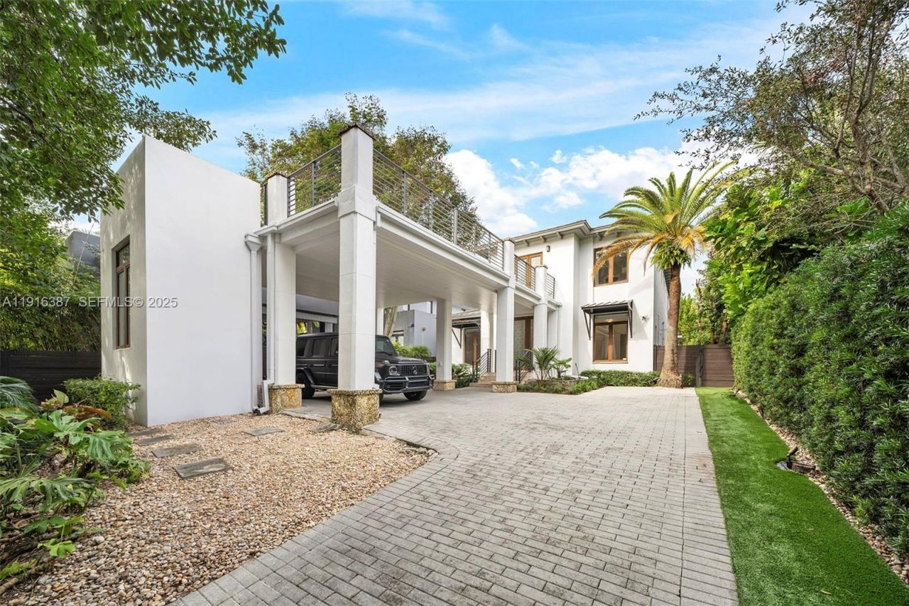 1621 S Bayshore Dr, Miami, FL 33133 Photo