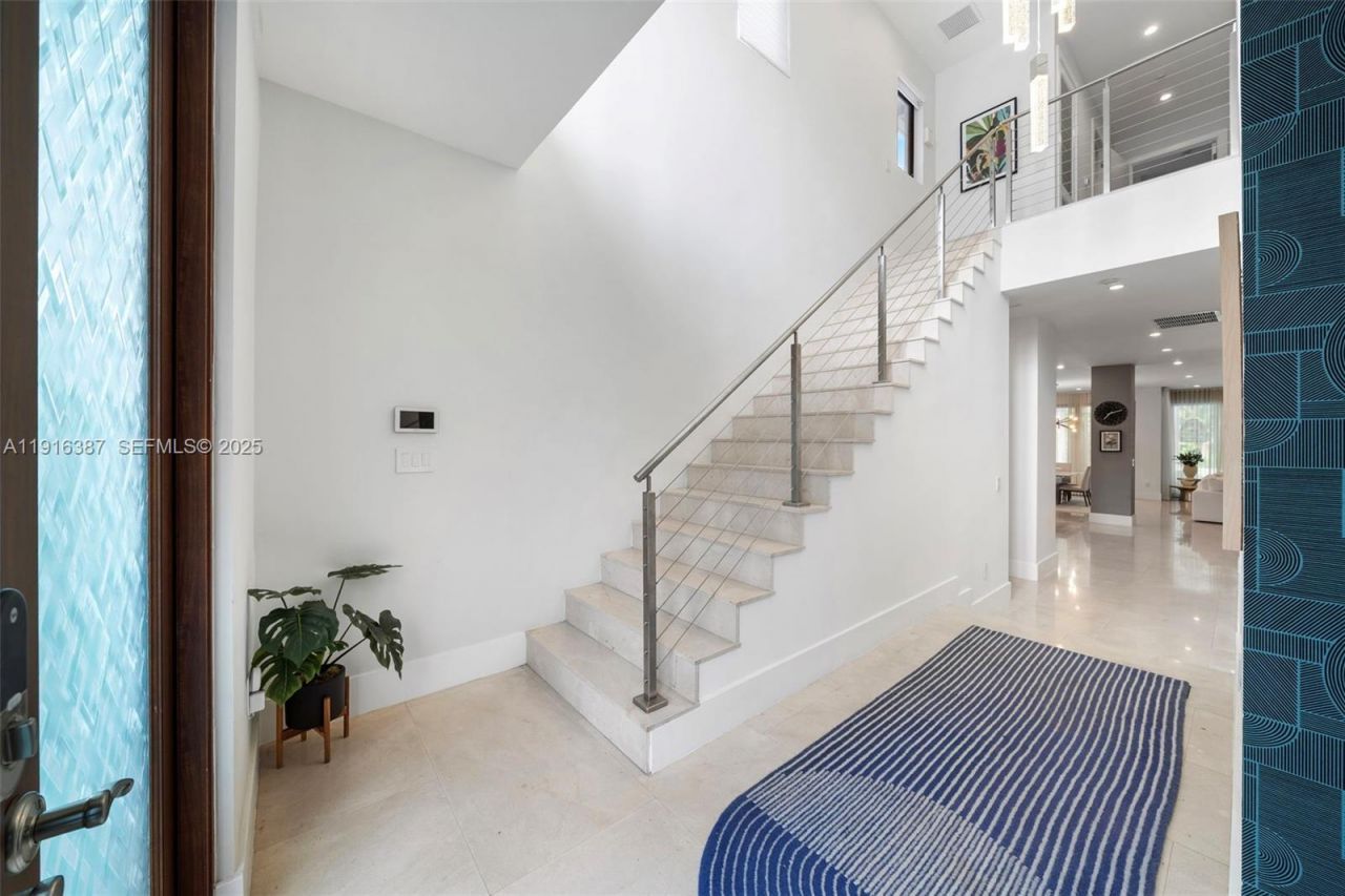 1621 S Bayshore Dr, Miami, FL 33133 Photo