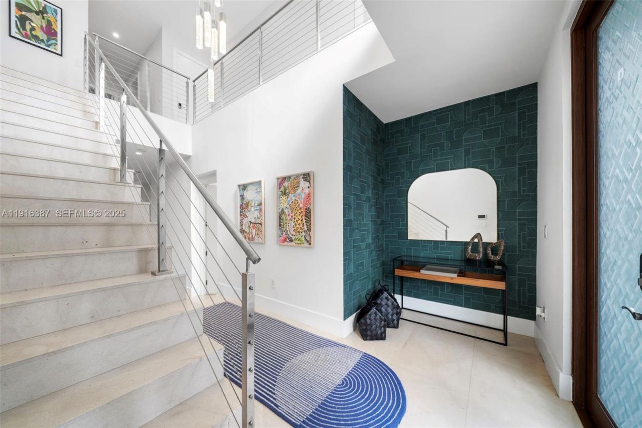 1621 S Bayshore Dr, Miami, FL 33133 Photo