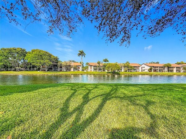 9825 NW 37th St, Unit 5F, Sunrise, FL 33351