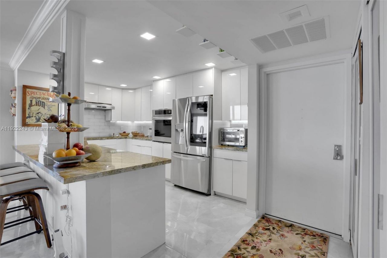 1149 Hillsboro Mile, Unit 1011, Hillsboro Beach, FL 33062 Photo