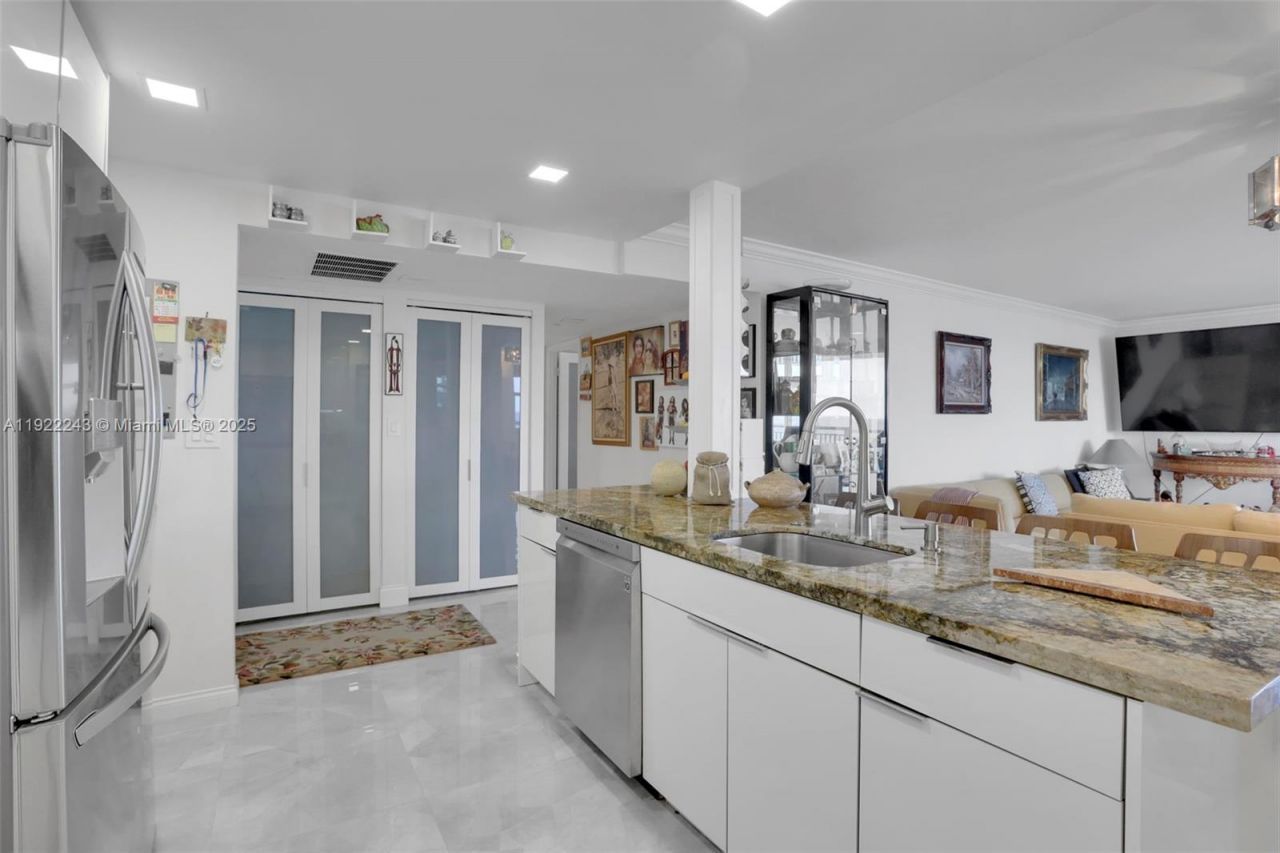 1149 Hillsboro Mile, Unit 1011, Hillsboro Beach, FL 33062 Photo