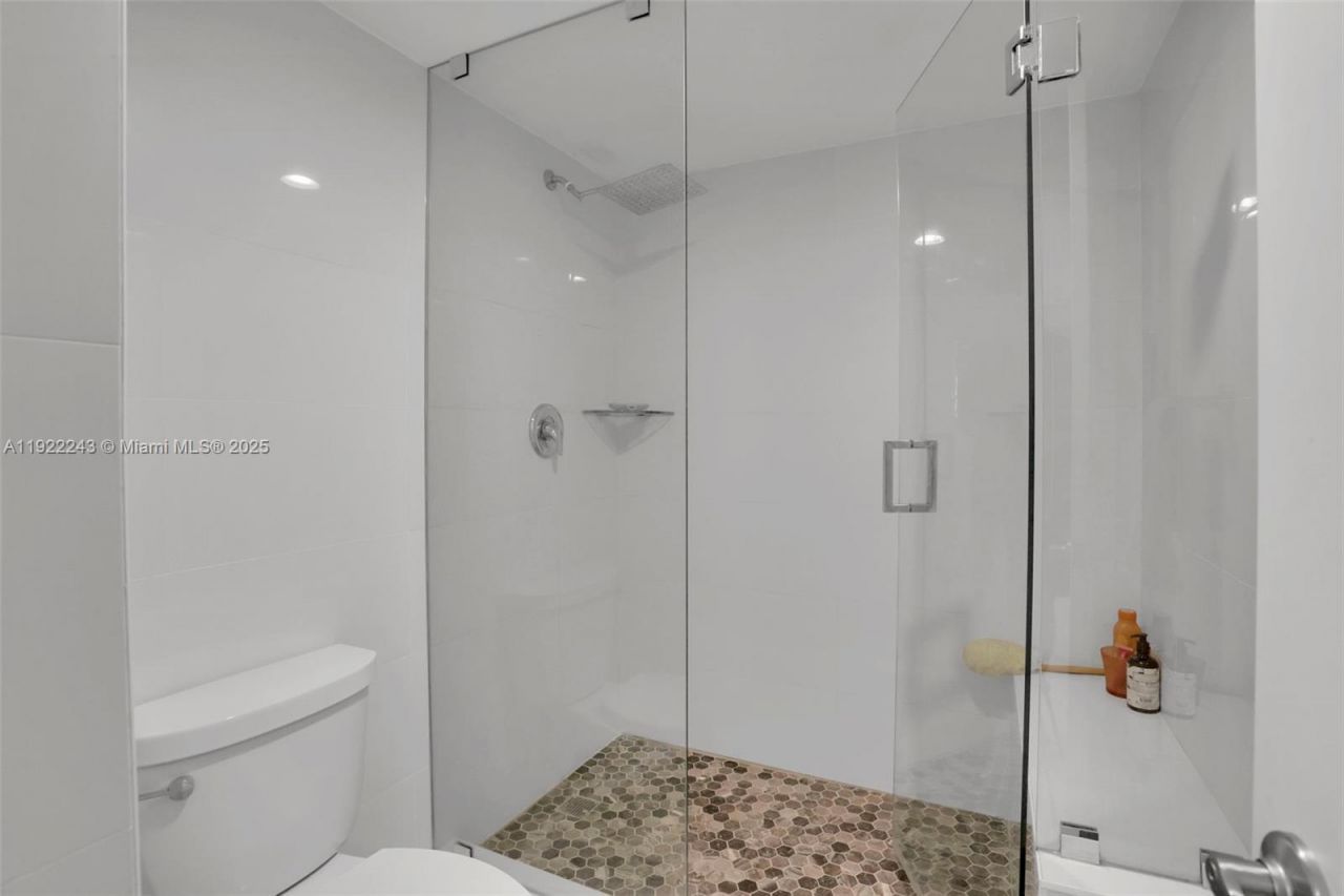 1149 Hillsboro Mile, Unit 1011, Hillsboro Beach, FL 33062 Photo