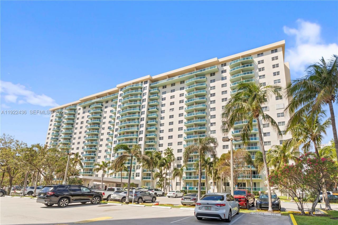 19390 Collins Ave, Unit PH-7, Sunny Isles Beach, FL 33160 Photo