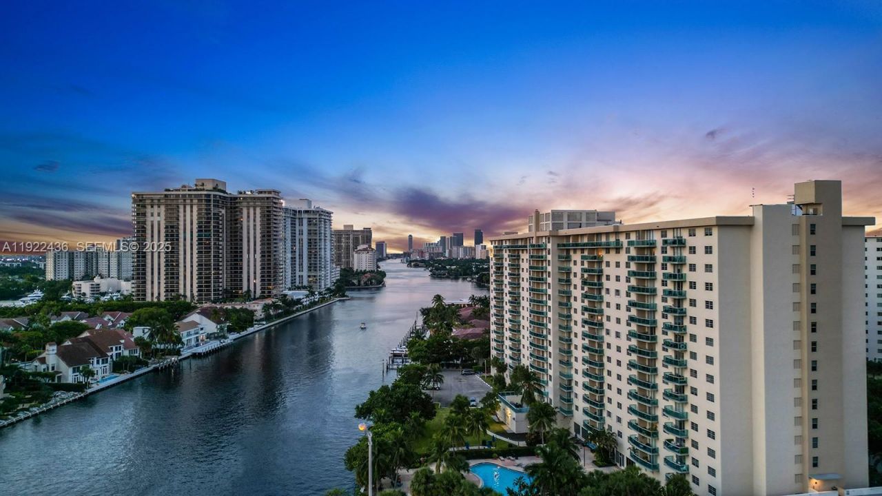 19390 Collins Ave, Unit PH-7, Sunny Isles Beach, FL 33160 Photo