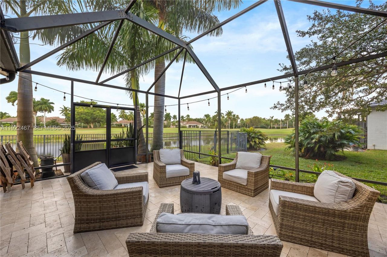 2589 Mayfair Ln, Weston, FL 33327 Photo