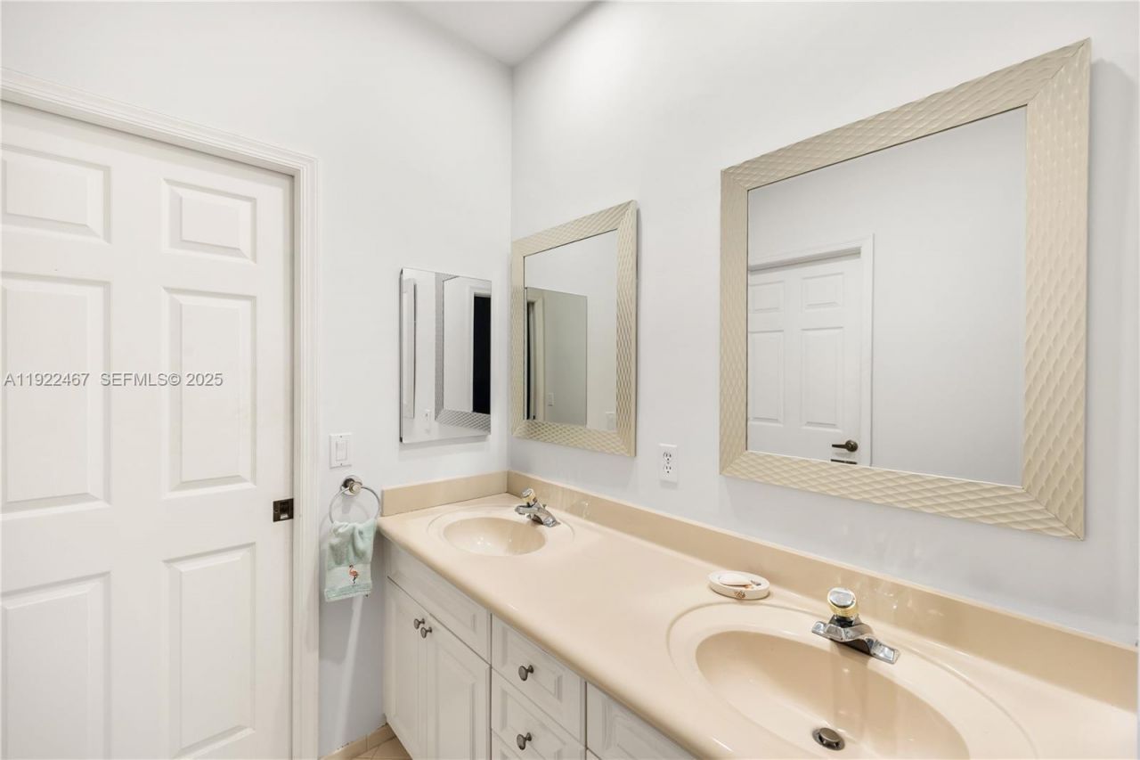 2589 Mayfair Ln, Weston, FL 33327 Photo