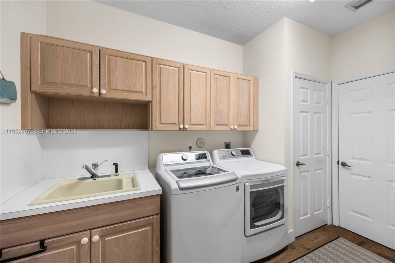 2589 Mayfair Ln, Weston, FL 33327 Photo