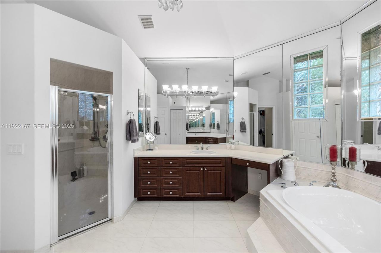 2589 Mayfair Ln, Weston, FL 33327 Photo