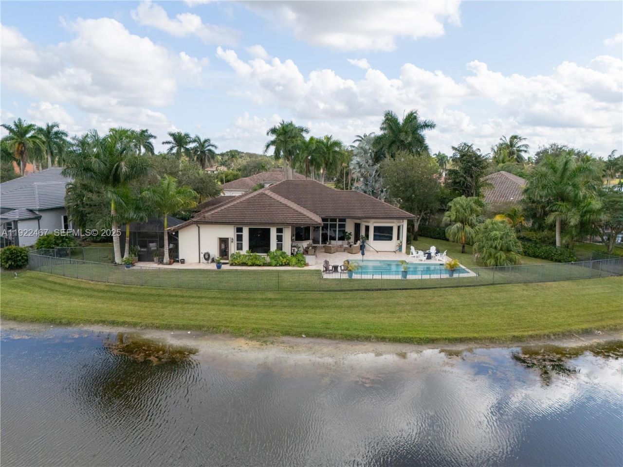 2589 Mayfair Ln, Weston, FL 33327 Photo