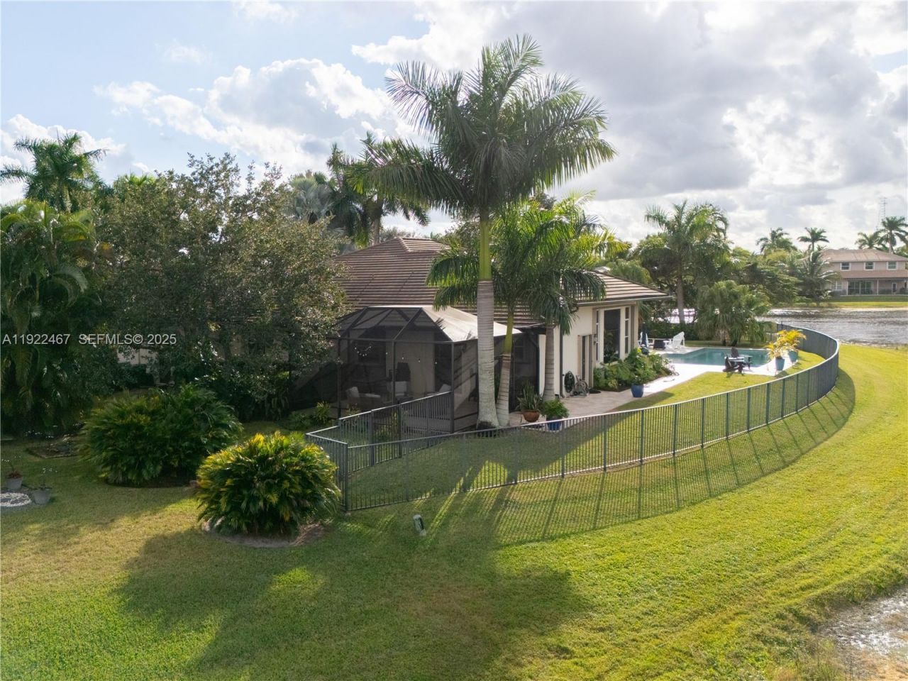 2589 Mayfair Ln, Weston, FL 33327 Photo