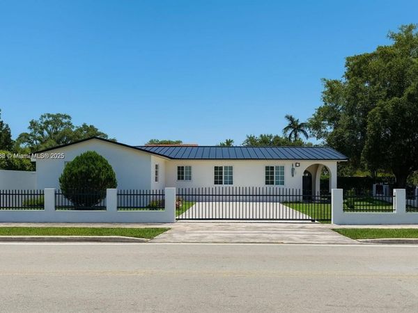 1900 SW 24th St, Miami, FL 33145