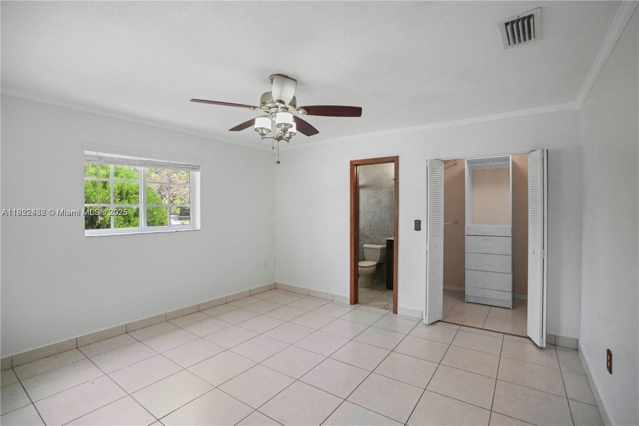 1900 SW 24th St, Miami, FL 33145 Photo