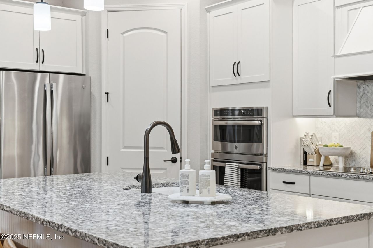 8570 Ella Jane Drive, Jacksonville, FL 32256 Photo