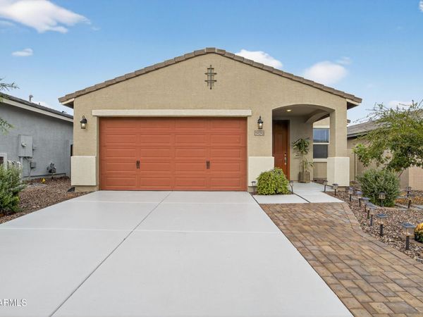 19090 N SILVER DOG Way, Maricopa, AZ 85138