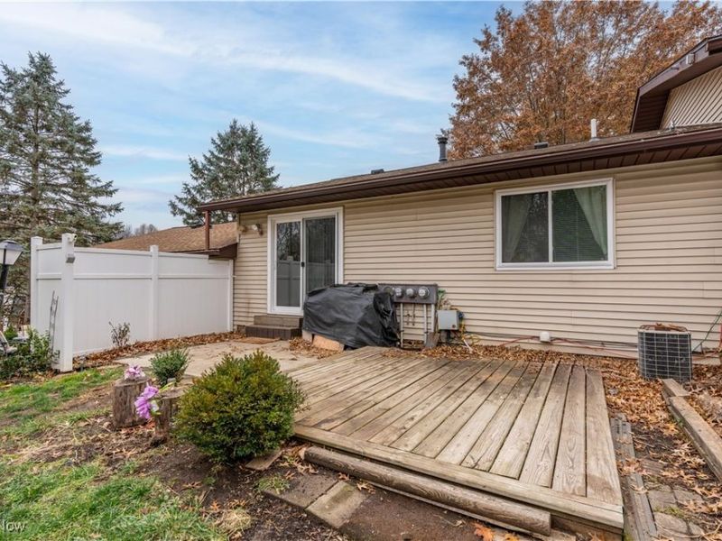 4529-4533 Camelot Circle, Uniontown, OH 44685 Photo 24