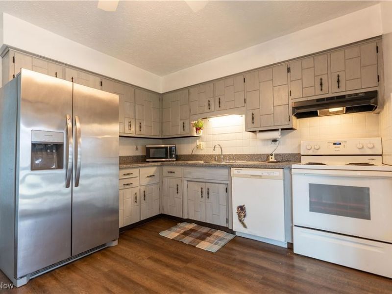 4529-4533 Camelot Circle, Uniontown, OH 44685 Photo 5