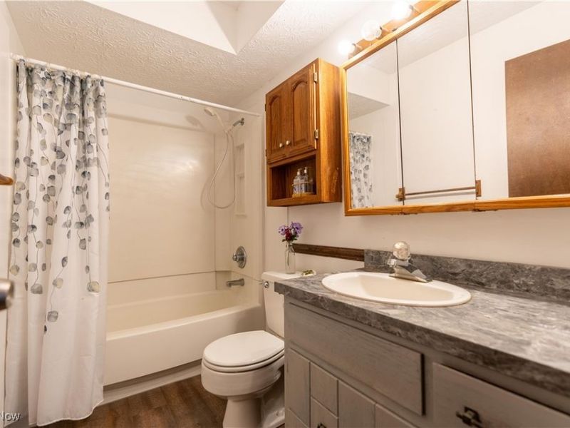 4529-4533 Camelot Circle, Uniontown, OH 44685 Photo 8