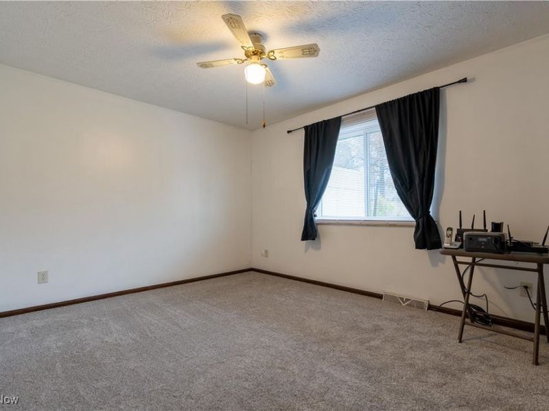 4529-4533 Camelot Circle, Uniontown, OH 44685 Photo 9