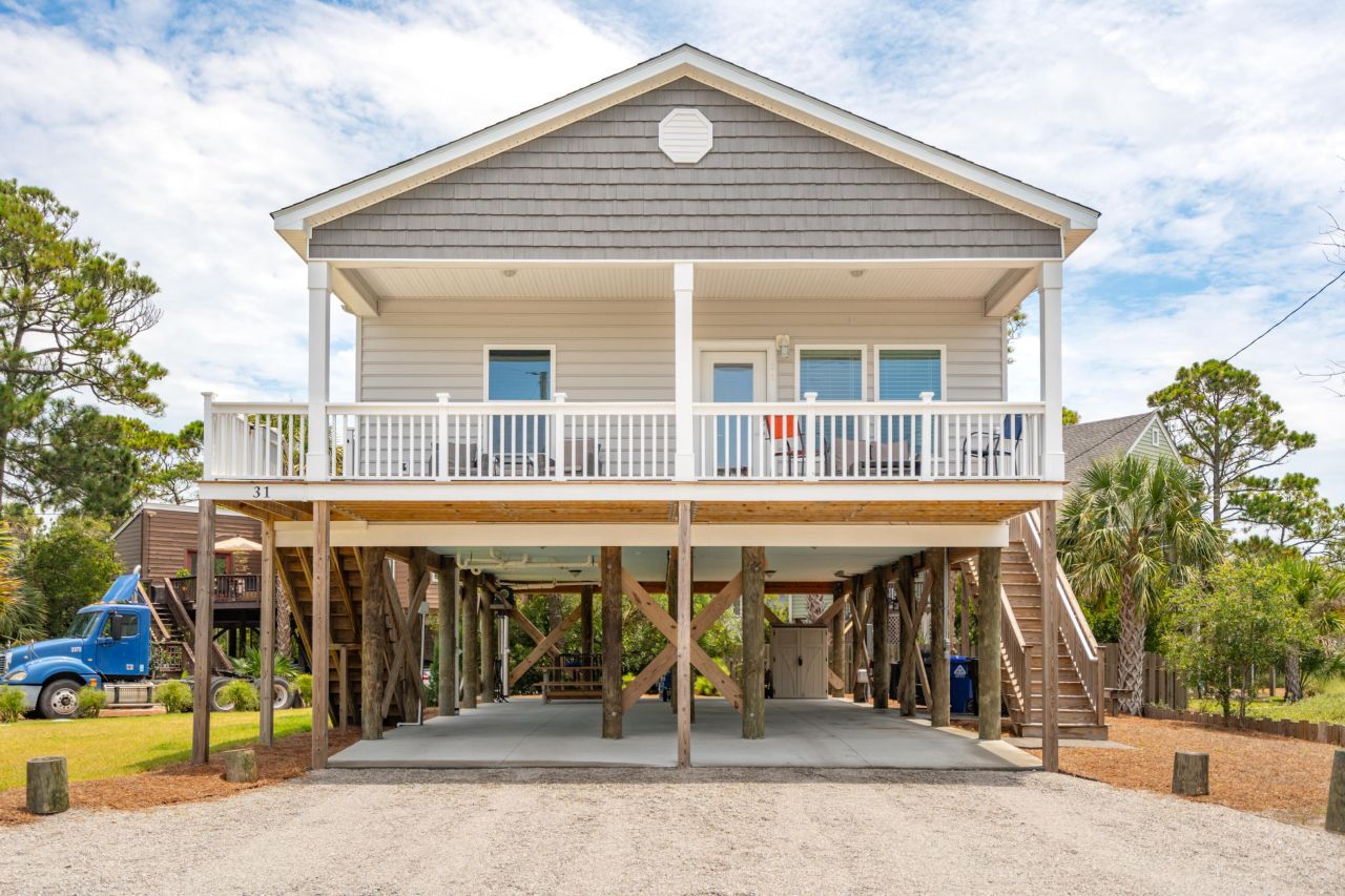 31 W 9th Street Folly Beach, SC 29439