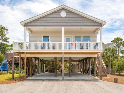 31 W 9th Street Folly Beach, SC 29439