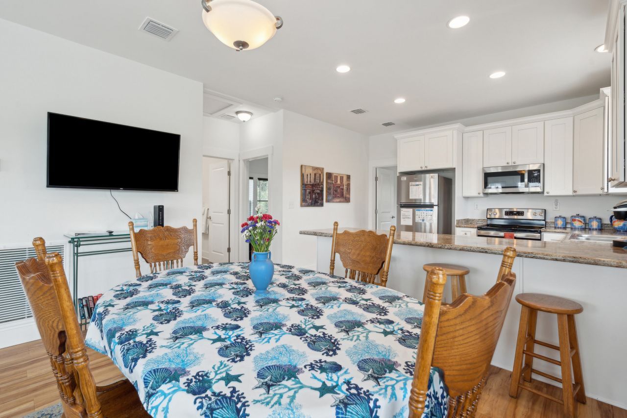 31 W 9th Street Photo 13