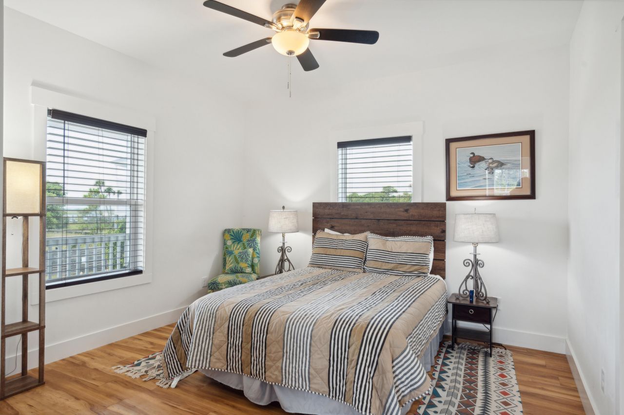 31 W 9th Street Photo 19