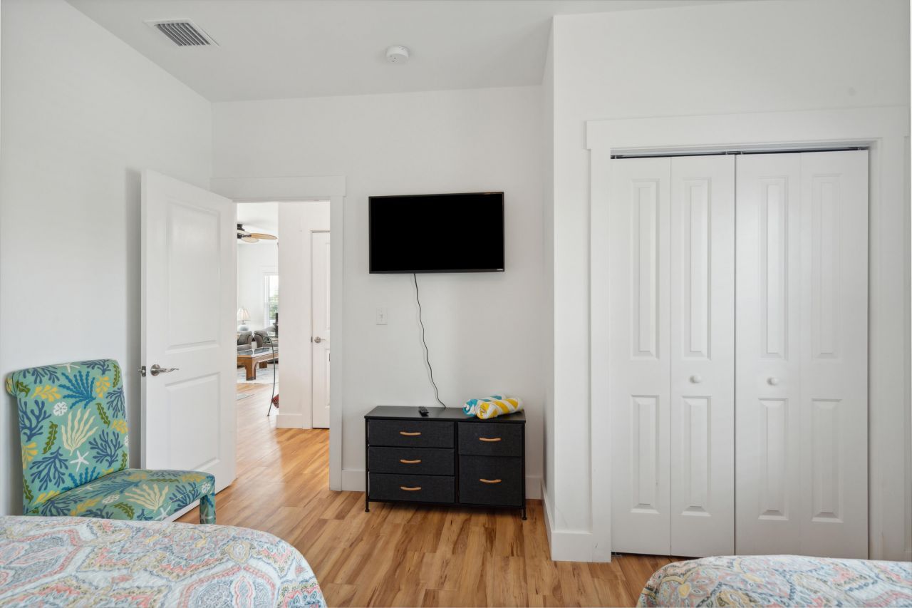 31 W 9th Street Photo 24