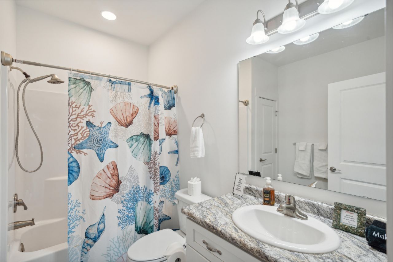 31 W 9th Street Photo 28