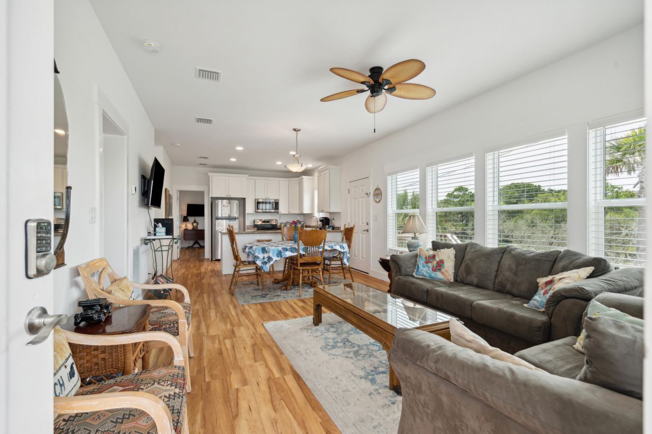 31 W 9th Street Photo 9