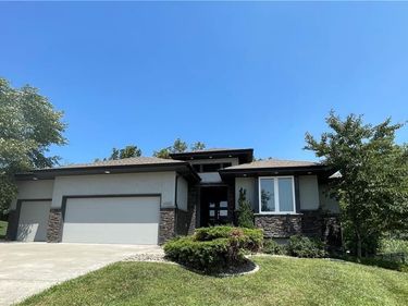 4602 NW 71st Street, Kansas City, MO 64151