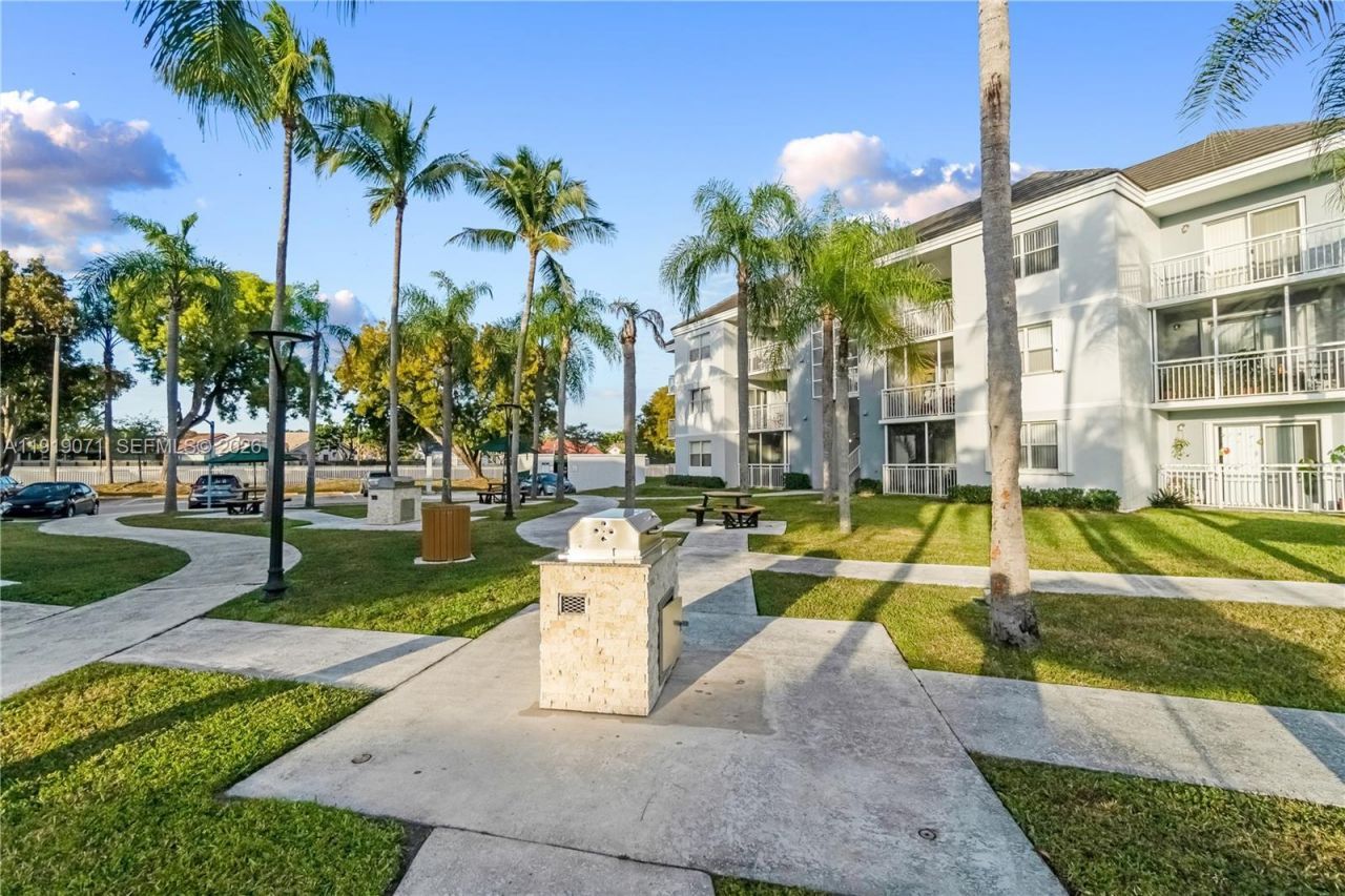 8560 SW 212th St, Unit 308, Cutler Bay, FL 33189 Photo