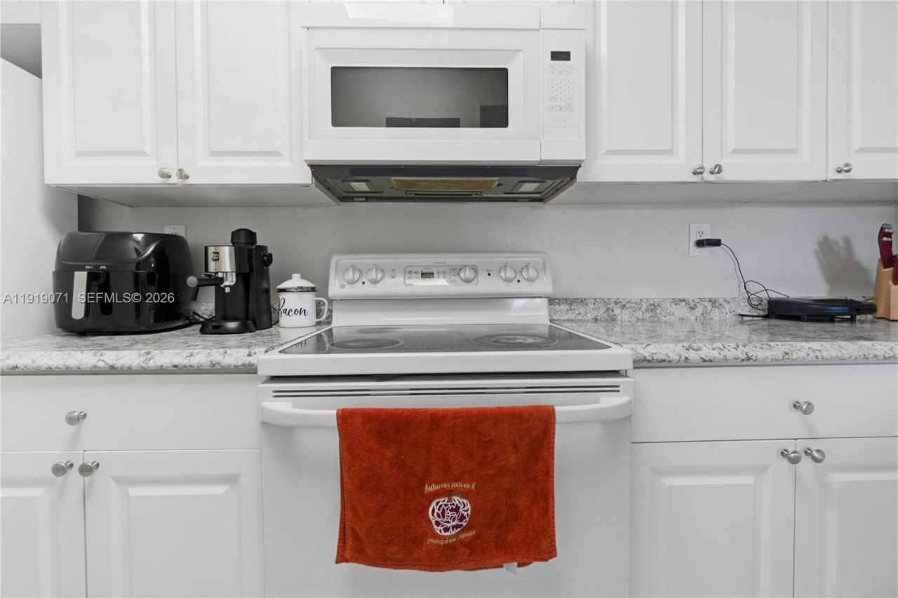 8560 SW 212th St, Unit 308, Cutler Bay, FL 33189 Photo