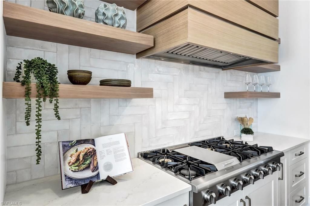 20262 Tiger Ct, Estero, FL 33928 Photo