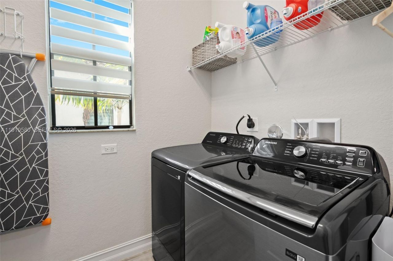 445 SW 113th Ln, Pembroke Pines, FL 33025 Photo