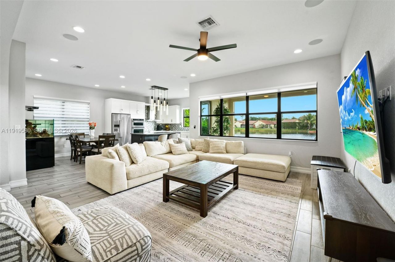 445 SW 113th Ln, Pembroke Pines, FL 33025 Photo